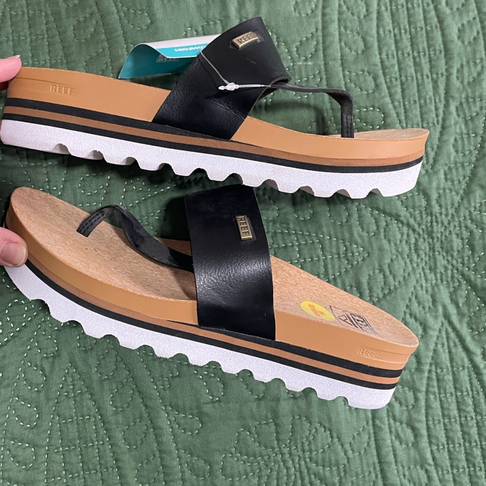 Reef brand new women’s sandals. Size 9 - Picture 3 of 4